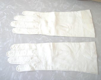 Vintage Womens Leather Gloves White Small Mid Length