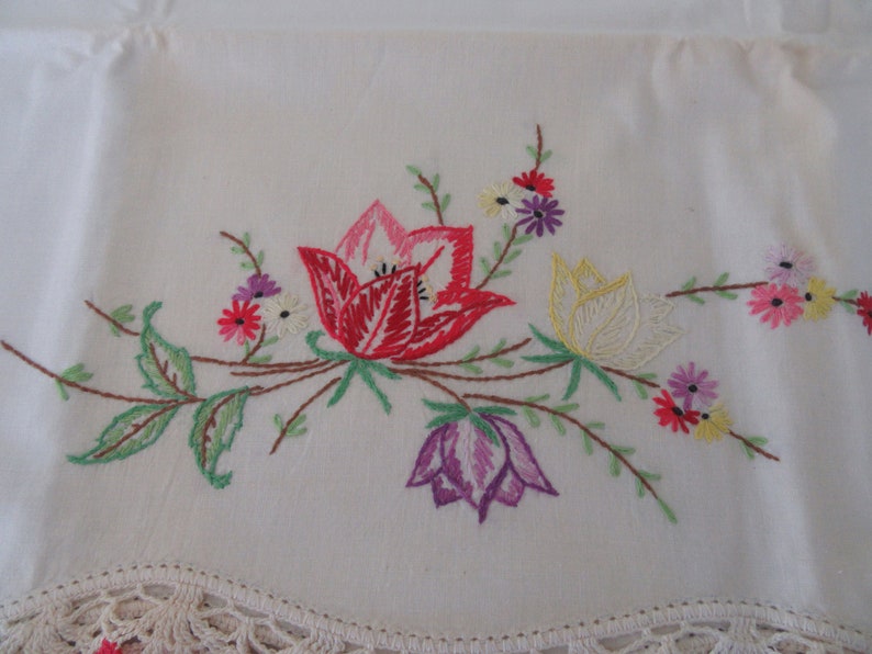 Vintage Hand Embroidered Crocheted Bed Pillowcases Bedding - Etsy