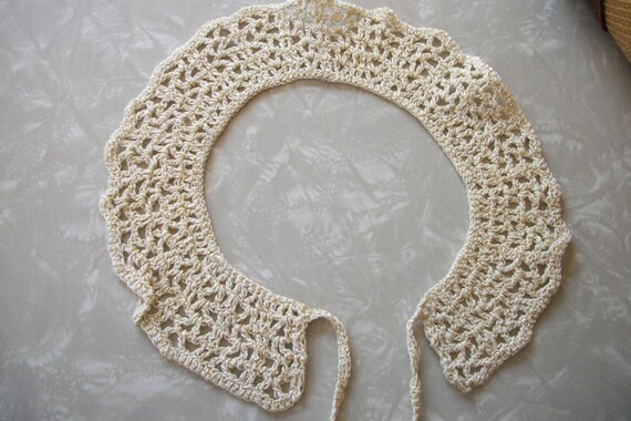 Vintage Womens Hand Crocheted Dettachable Collar … - image 3