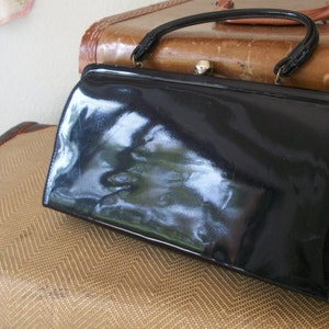 Vintage Mid Century 1950s 1960s Negro Charol Embrague Cartera Top Handle Theodor California