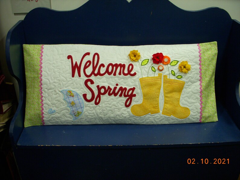 Welcome Spring Bench Pillow Cover