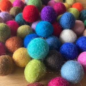 100 FELT BALLS 2cm 20mm (7/8 inch)