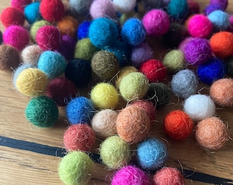 100 pieces x 1cm FELT BALLS beads 1cm 10mm (3/8 inch)