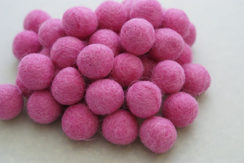 FELT BALL 26 pink sizes: 1cm, 1,5cm 2cm, 3cm, 3,5cm, 4cm, 5cm .... image 4