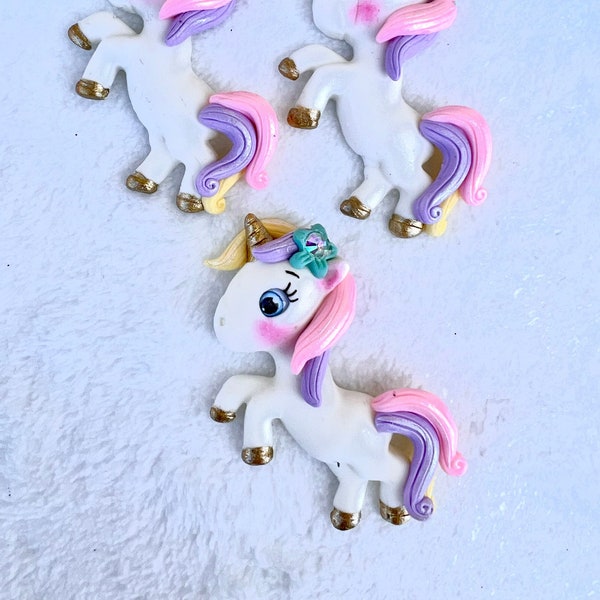 Unicorn clay center, pastel colors, unicornio de pasta fría, appliqué de unicornio