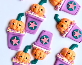 Centro de arcilla para taza de café de Halloween, apliques para tazas de café, centros de lazos, adornos para tazas de café, café de otoño, café de calabaza