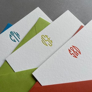 Papeteria ślubna dla par, spersonalizowane kartki z nadrukiem wypukłym, kartki z podziękowaniami, spersonalizowane minimalistyczne kartki okolicznościowe, spersonalizowany zestaw papeterii tłoczonej