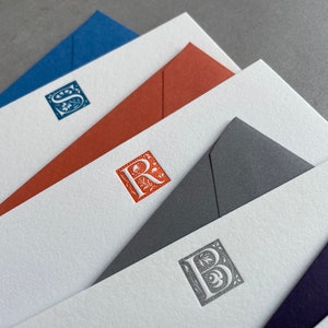 Benutzerdefinierte Letterpress Briefpapierkarten, personalisierte minimalistische Karte, individuell geprägtes Briefpapierset, Letterpress Briefpapier mit Umschlag
