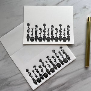 Conjunto de papelaria tipográfica, cartões tipográficos, cartões tipográficos com envelope, cartões tipográficos minimalistas, cartão de papel de algodão impresso