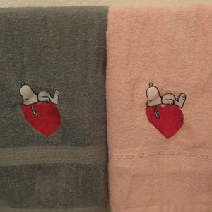 Beagle On Heart Hand/Guest Towel
