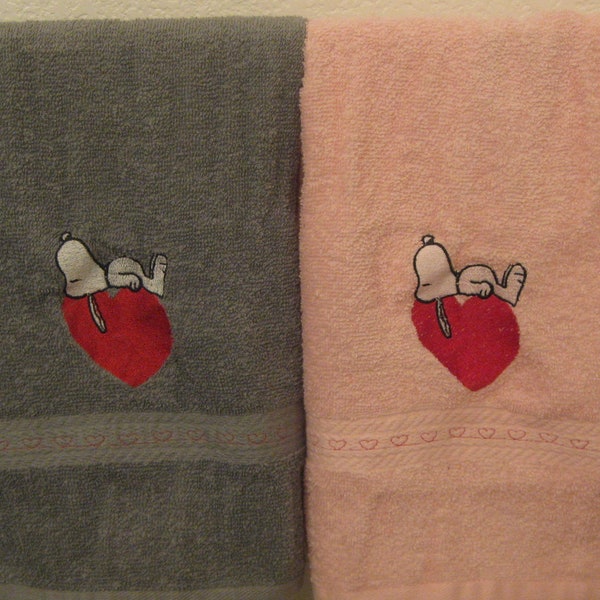 Snoopy On Heart Hand/Guest Towel