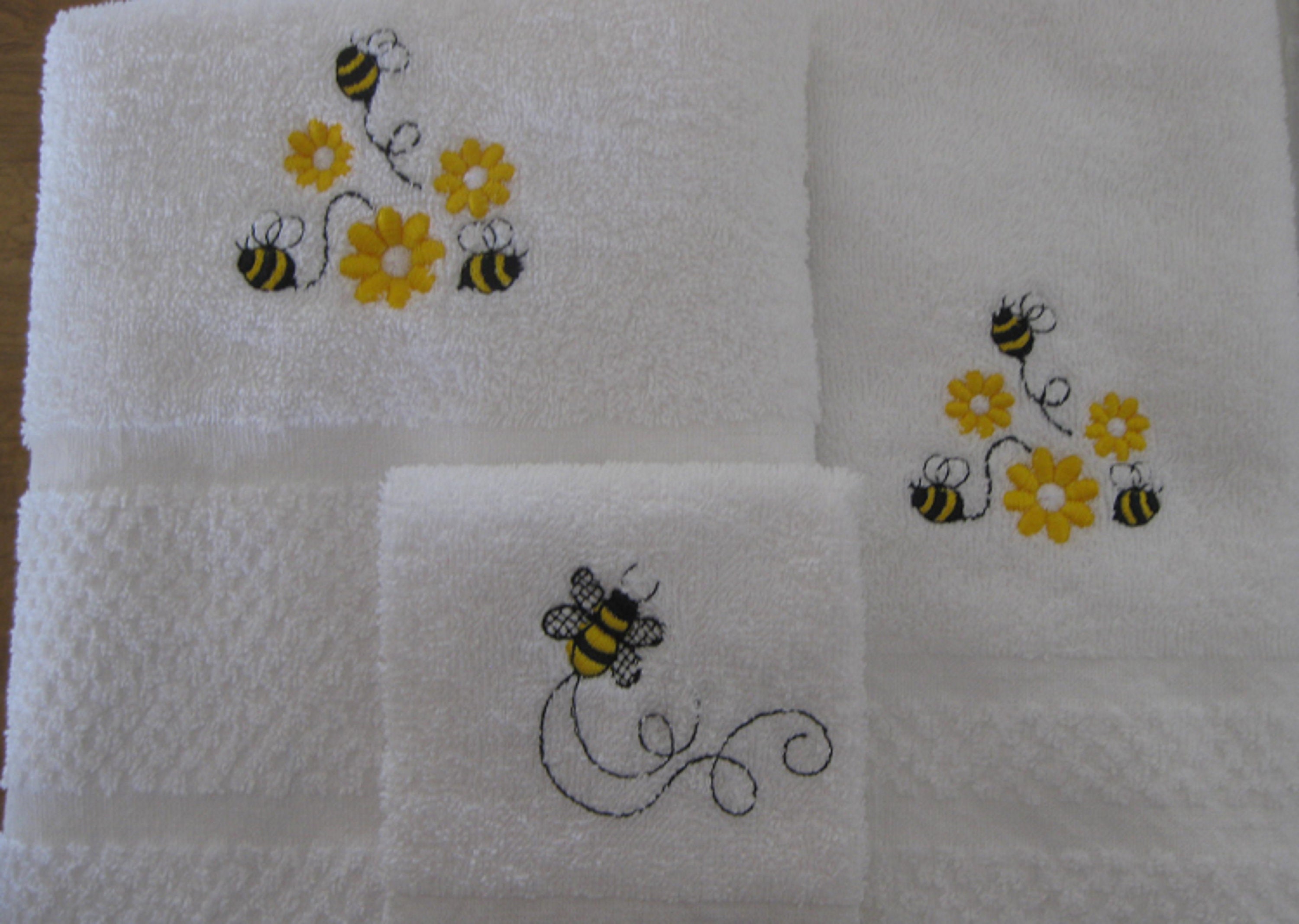 Honey Bee Kitchen Hand Towel, Honeycomb Bath Tea Towels, Polyester Dish  Cloths Absorbent for Bathroom Home 16 x 24 Inches, 4 Pcs (Black)