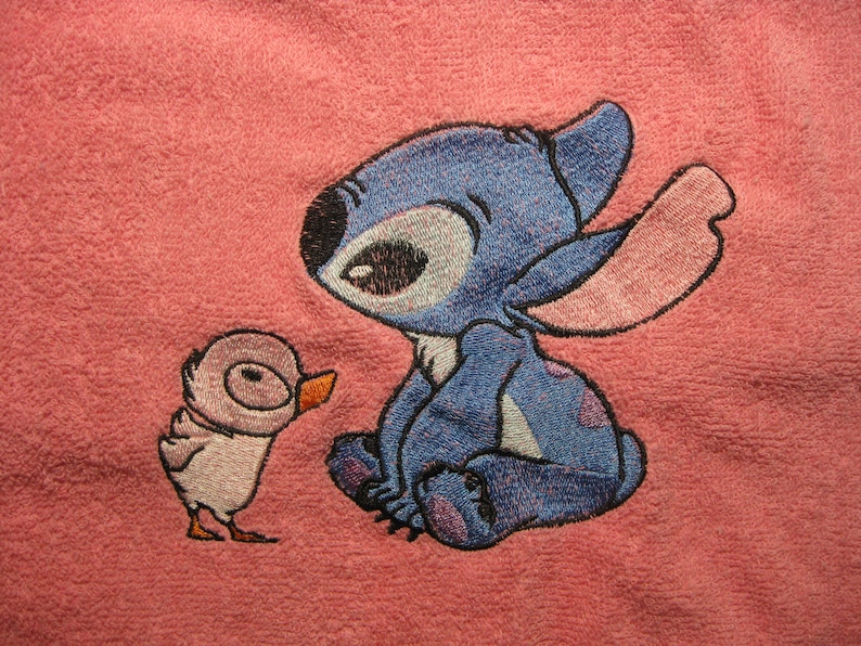 MoonwolfStudios Stitch Embroidered Bath Towel - Thumbnail 3