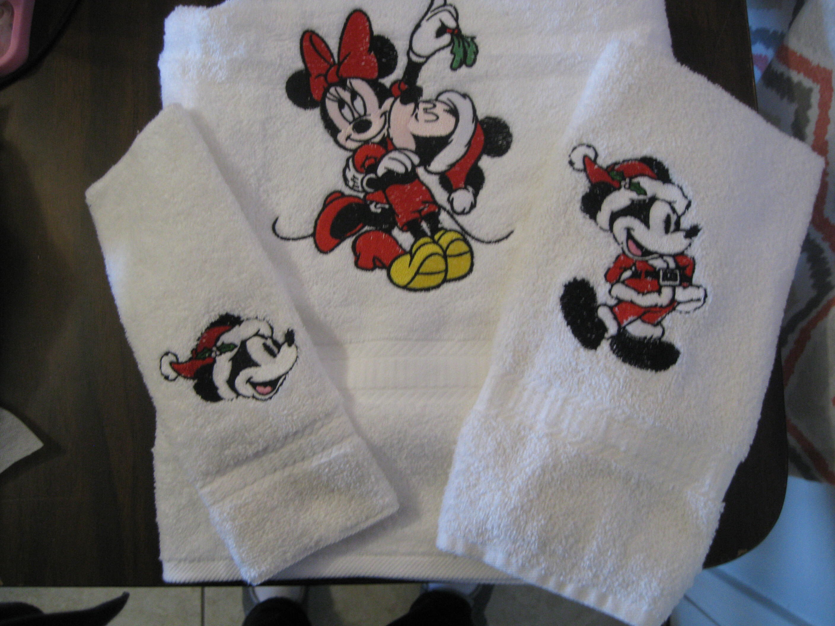 Disney Bath | Disney Mickey & Minnie Mouse Christmas Hand Towels 2 Pack | Color: Red/White | Size: Os | Welovedisney4's Closet