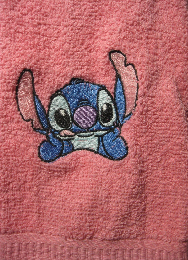 MoonwolfStudios Stitch Embroidered Bath Towel - Thumbnail 5