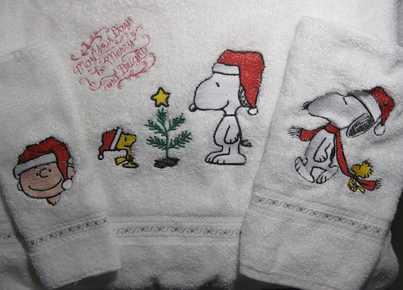 Beagle Holiday #2 Bath Towel Set