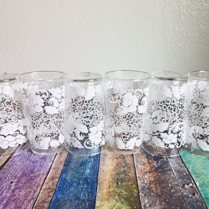 Federal glass floral tumblers, vintage flower tumblers, white floral glasses, flower cups, retro white floral, federal drinking glasses