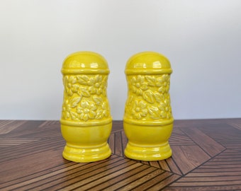 Yellow Salt and Pepper Shakers, Vintage Yellow Shakers, Made in Japan, Embossed Flower Pattern, Flower Motif, Floral Shakers