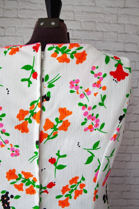 vintage summer dress, Bright floral Sheath, sprin… - image 8