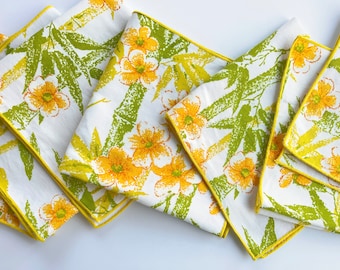 Vintage floral napkins, Bamboo pattern cloth napkins, yellow flowers, green bamboo, vintage cloth napkins, set of vintage 8 napkins, surged