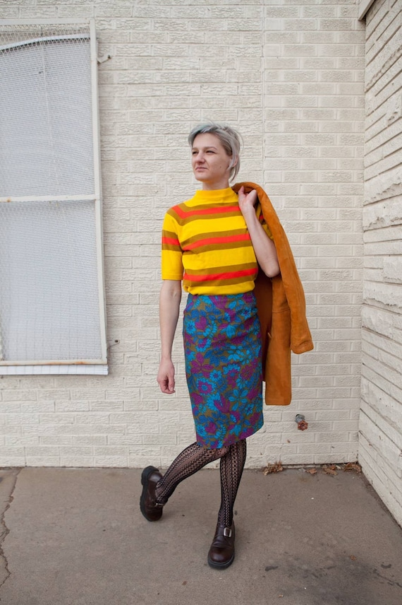 Vibrant floral pencil skirt, 24" waist XS skirt, … - image 4