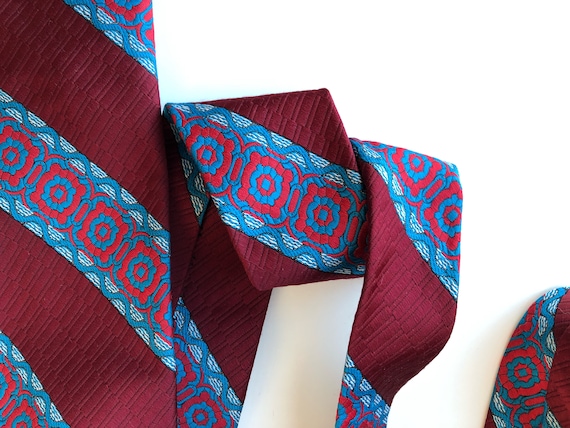 wide flower tie, maroon and blue necktie, floral … - image 1