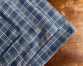Blue Plaid Cloth Napkins, Blue Napkins, set of 4, Vintage Cloth Napkin Set, Surged Edges