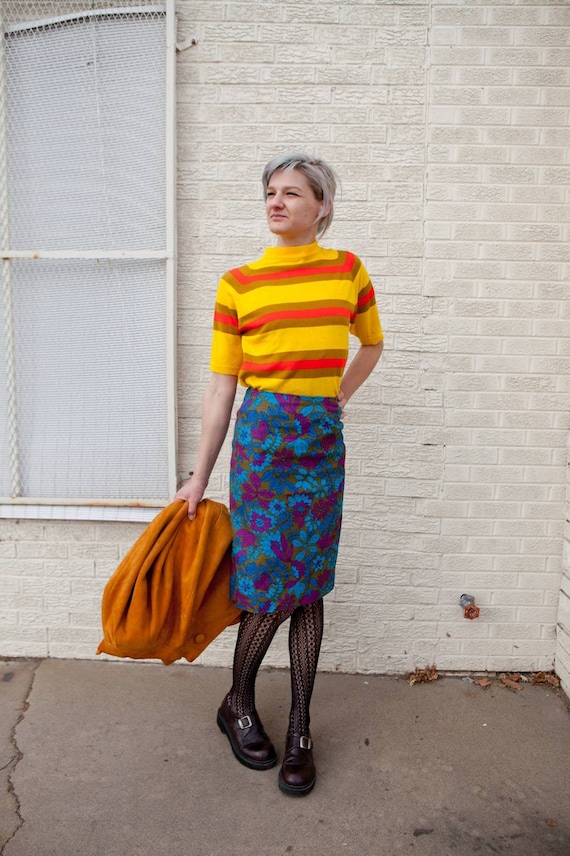 Vibrant floral pencil skirt, 24" waist XS skirt, … - image 7