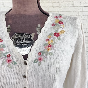 刺繍入り V ネック カーディガン、L サイズ、コテージ コア、スカロップ エッジ、ヴィンテージ フラワー刺繍、3D フローラル刺繍セーター、コットン ブレンド
