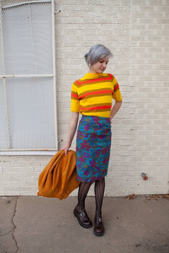 Vibrant floral pencil skirt, 24" waist XS skirt, … - image 3