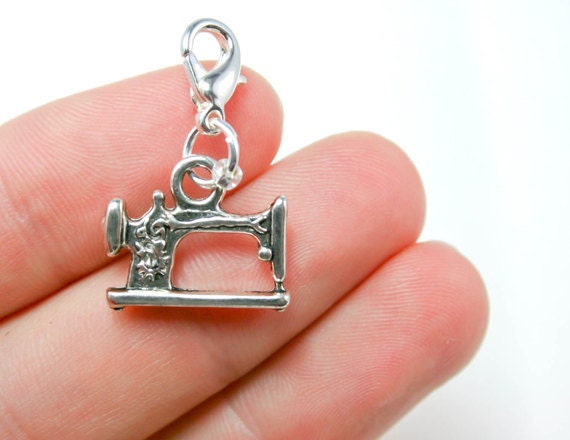 Sewing Machine Charm -Vintage Sewing Machine Tibetan Silver Clip on Charm with Lobster Clasp, Stitchmarker, Zipper, Planner Charm - SCC040