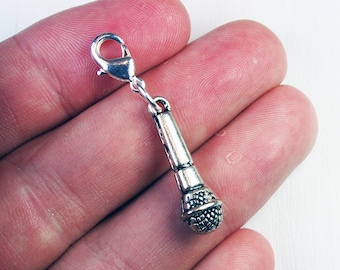 Pingente de microfone para pulseira | Pingente de cantor | Pingente de música | Pingente para bolsa | Pingentes para pulseira | Diga a sua verdade CC1080