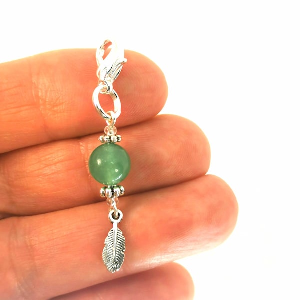 Clip charm en aventurine | Porte-monnaie avec pierres précieuses | de sac en pierre gemme | Cadeau de pierres précieuses en cristal | Charm plume d'aventurine | Bijou de sac gemme 303