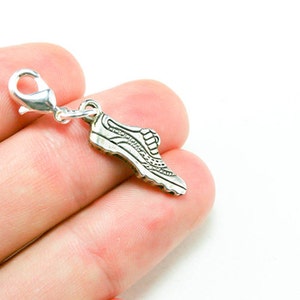 Dije de clip para zapatillas de running. Dije de clip de plata para corredores. Dije de clip para felicitaciones de maratón. Dijes para pulseras SCC067