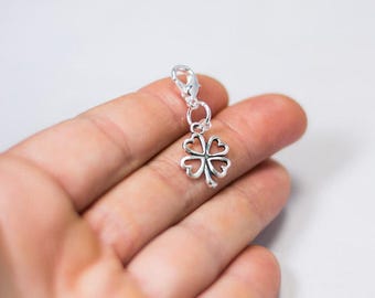 Good luck clip on charm | Four leaf clover Bracelet charm | Four Leaf Clover Zipper Charm | The luck of the Irish | zipper Bag clip charm