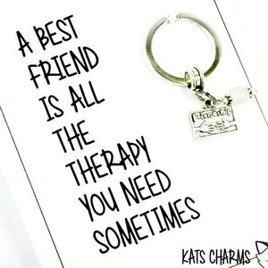 Een beste vriend Is All You Need Card.  Vriend kaart.  Inspiratie sleutelhanger kaart.  KEY044