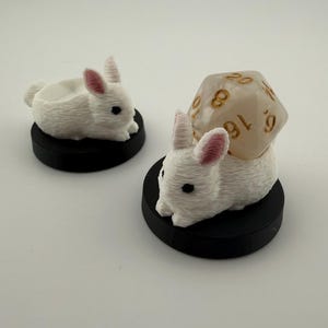 Portadados de conejo impreso en 3D / Accesorio EDH de MTG Commander