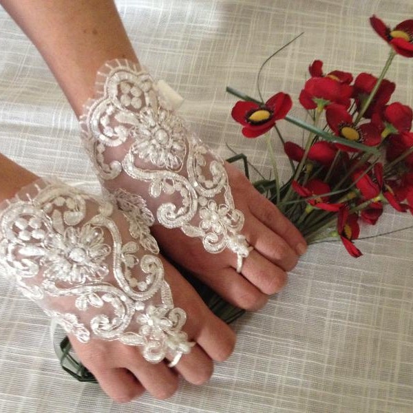 Lace Wedding Gloves, Lace Bridal Gloves, Ivory Lace Gloves, Bridal Lace, Bridal lace Cuff