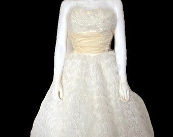 Vintage 1950's vestido de fiesta formal o de novia de tul blanco sin tirantes XS