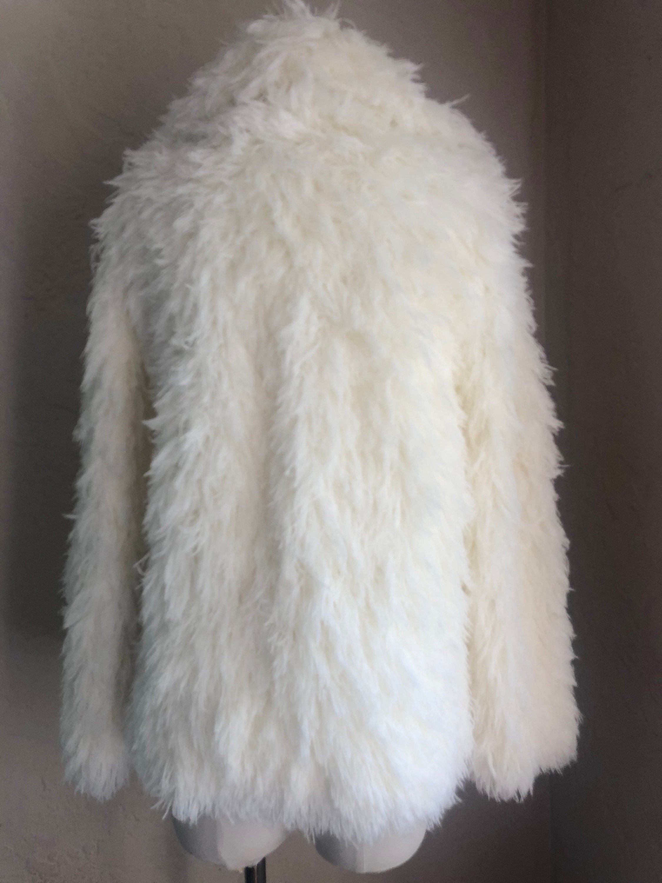 Vintage 1970's off white shag faux fur coat M