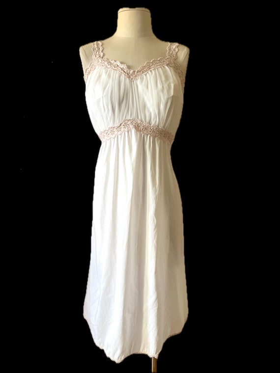 Vintage 1950's bias-cut Seamprufe off-white slip beige lace trim L 38