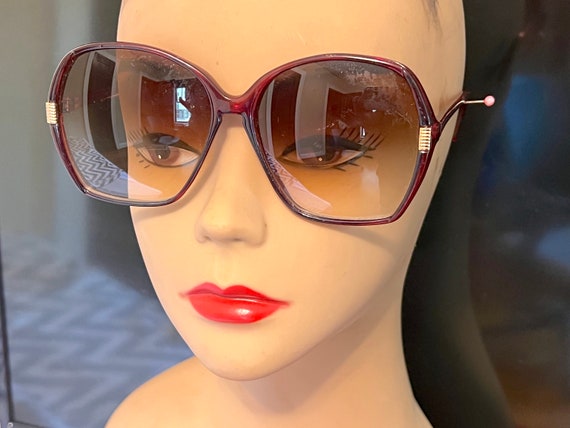 Vintage 1980's burgundy & gold plastic oversized sunglasses KOREA