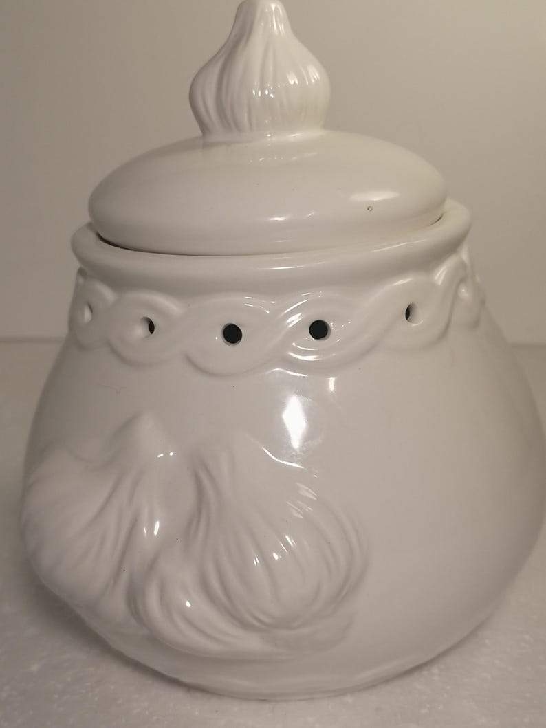 Norpro Stoneware Garlic Keeper - Thumbnail 5