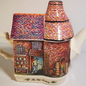 Vintage home decor Sadler The Old Pottery House Teapot Handcrafted in England, Multicolor Ceramic Scene of old Pottery Cottage Collectible