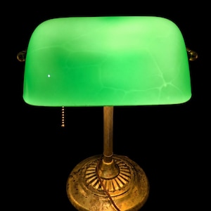 1940s Green Glass Banker's Lamp MCM Brass Library Desk Light Pull Chain Attorney Office Vintage Decor