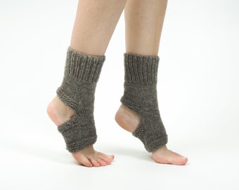 GREY YOGA SOCKS. Pedicure socks. Flip flop socks.  Hand knitted from natural sheep wool yarn. Dancing socks. Toeless socks. not dyed