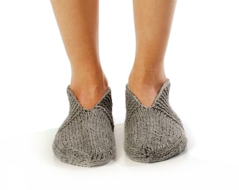 MEN SLIPPER SOCKS &quot;Pleasant Evening&quot; Hand knitted from natural grey wool yarn.