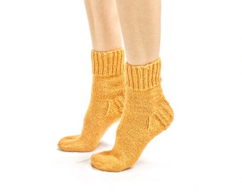 WOOL SOCKS. Woman socks. Hand knitted socks. Natural yellow wool socks. Minimal socks. Great gift. Warm socks. Winter socks.