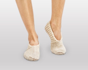 MEN SLIPPER SOCKS "Pleasant Evening" Hand knitted from natural white wool yarn.