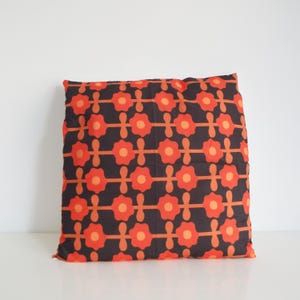 Vintage &#39;70s throw pillow, retro 1970s orange dark brown floral pillow cover, cushion cover, space age style, seventies home decor